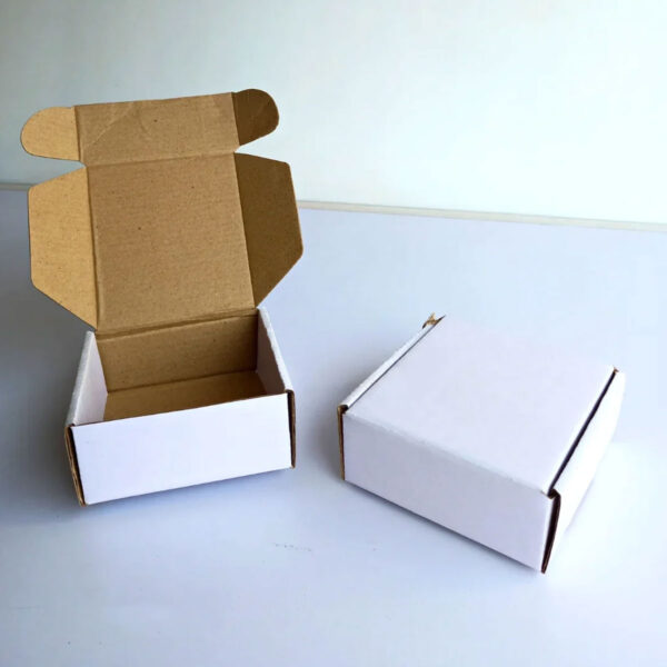 Custom White Shipping Boxes Wholesale